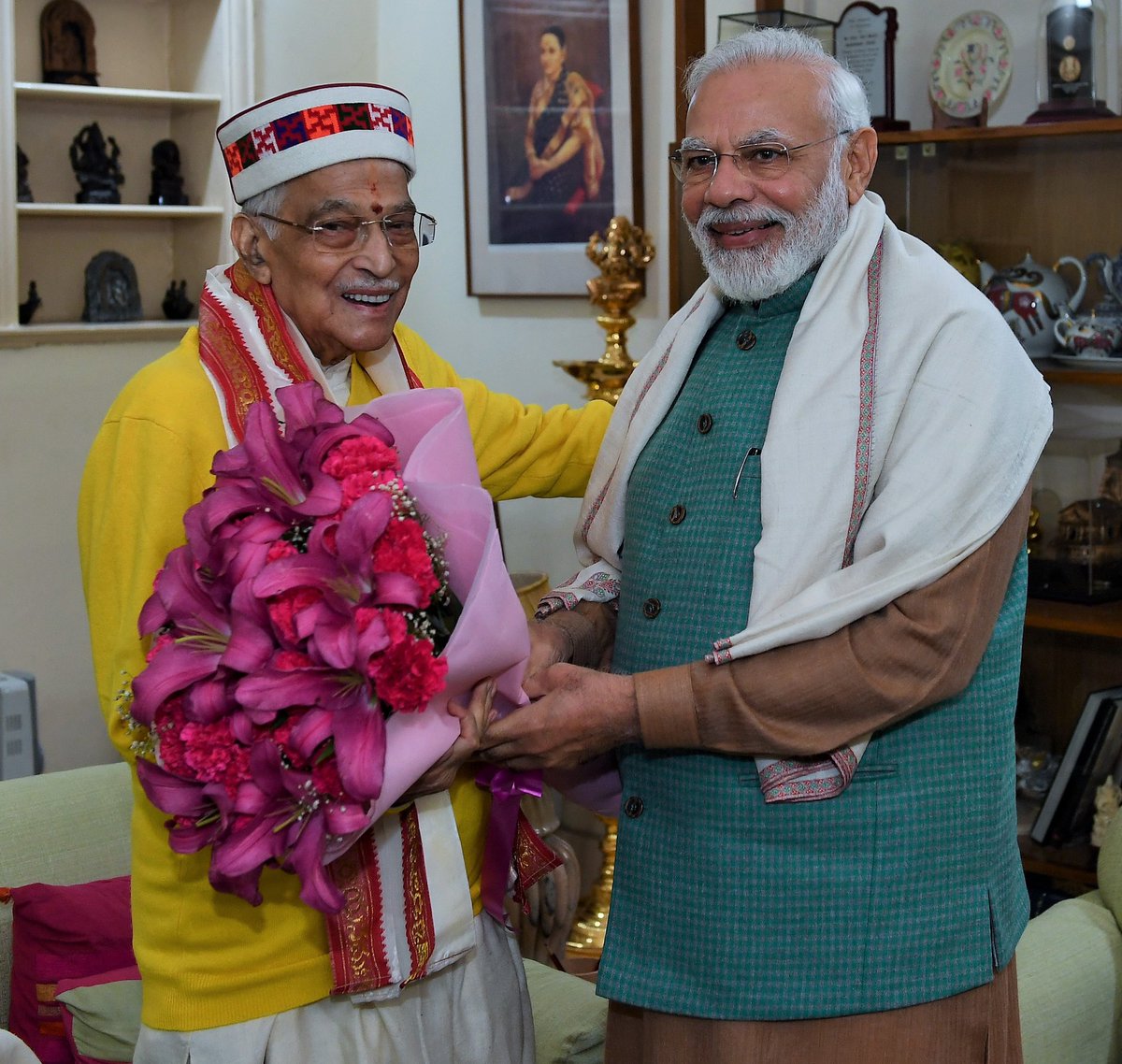 narendramodi's tweet image. Called on Dr. Murli Manohar Joshi Ji and greeted him on his birthday.