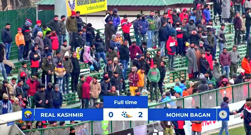 souravscorner's tweet photo. Watta great way to start the new year 2020 by team @MohunBaganFans , beating @realkashmirfc by 2-0 in the adverse weather conditions at Srinagar !! Joseba Beitia and young sensition Naorem scored the goals for @Mohun_Bagan !! #RKFCMB #HeroILeague #IndianFootball ⚽ https://t.co/foJEjJWjli