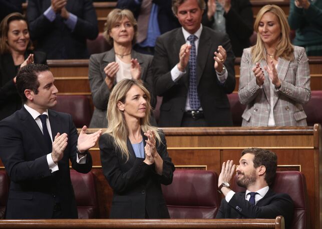 As dereitas so toleran a democracia representativa cando gañan, e iso significa que non toleran a democracia. 

Cando as dereitas non gobernan perden as formas, para mostra, esta sesión de #Investidura