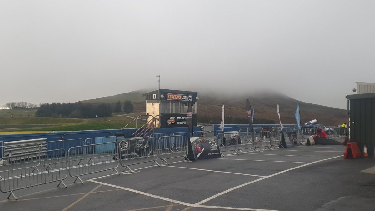 DKingsAFT's tweet photo. A great way to start the new year blowing away the cobwebs.

Cant wait to get stuck into the runners in just over an hour. 

@MacTuffOCR @krcircuit 

#BringThemOn
#DREAD
#Mactuff https://t.co/W7vRJgVUip