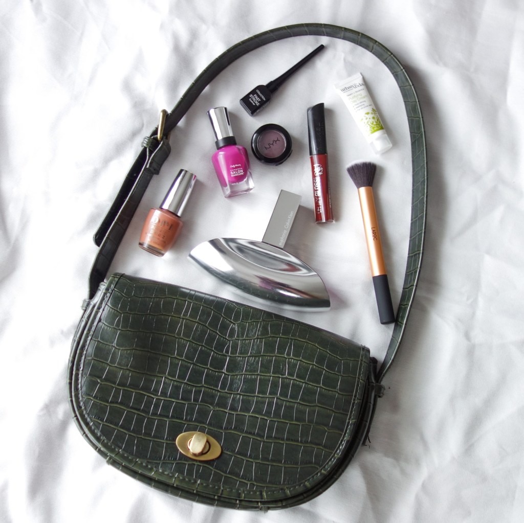 NEW POST: What's happened to my Instagram likes???
@BB_Bloggers #socialmedia #lbloggers #brumbloggers wordsbygemm.com/2020/01/algori…