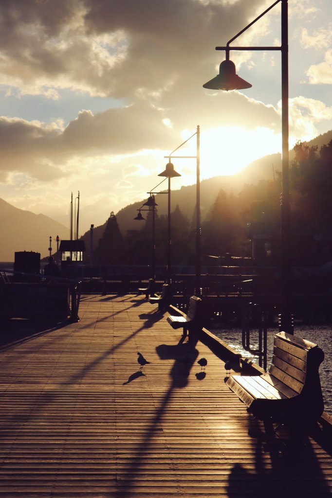 bikepacking4's tweet photo. Acompanied by sunny weather we rolled down the other side of #crownrange down to #Queenstown - also got the chance to check out some tracks around the city #twinriversride #lakewakatipuride. Finished the day with a huge icecream watching the #sundown at the #lake - #birdromance. https://t.co/CqrN7EG28s