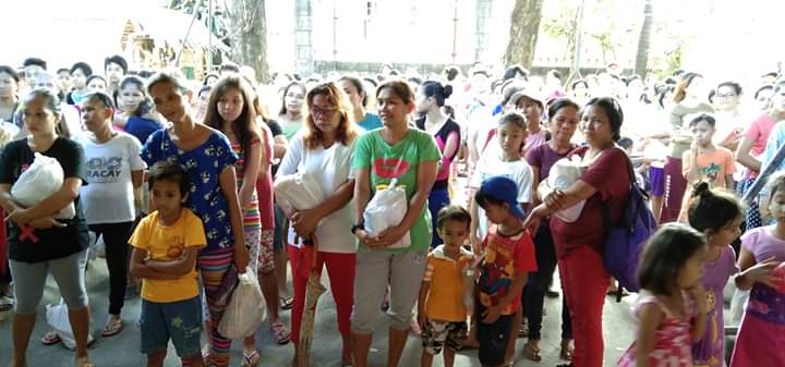 PAOFIPayatas's tweet photo. Ms. Michelle Ong and Family Christmas Pack
#Paofi
#Payatas
#PaofiFeeding
#ChristmasOutreach https://t.co/QLkjx9P5fy