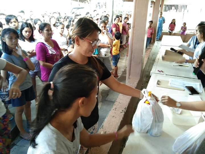 PAOFIPayatas's tweet photo. Ms. Michelle Ong and Family Christmas Pack
#Paofi
#Payatas
#PaofiFeeding
#ChristmasOutreach https://t.co/QLkjx9P5fy