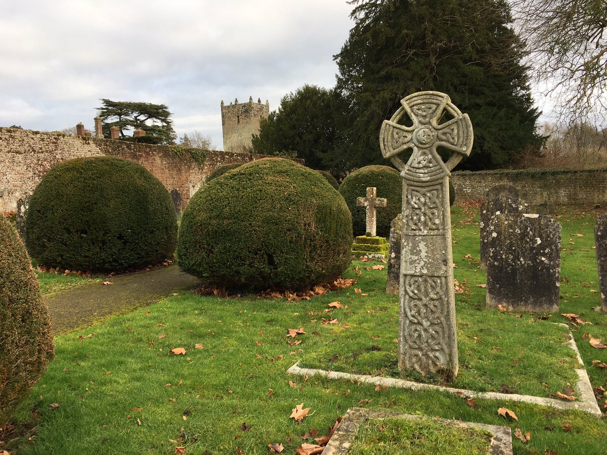 EngChurchPics's tweet photo. Some graves at All Hallows, #Woolbeding, West Sussex, including one to a country gentleman. https://t.co/N0MRhmJ2gc