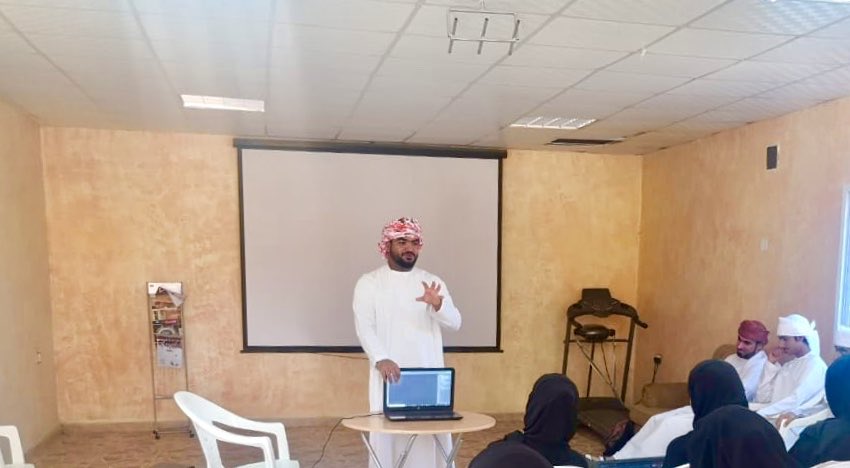 mbd3aat_'s tweet photo. نظمت جمعية المرأة العمانية بينقل @wonyanqul ورشة تدريبية لفتيات فريق مبادرة يوم السبت الموافق  4 يناير 2020 م.. https://t.co/cZNVHt6AJ0
