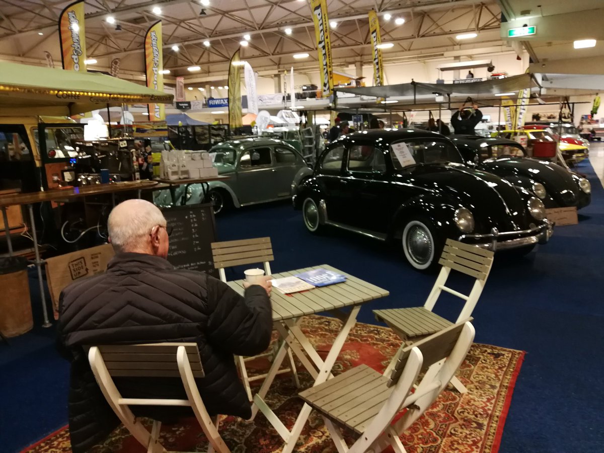 Waiting for the crowd
#keverwinterfestijn 2020 #Rosmalen #Autotron #KeversKiekn #aircooled #volkswagen