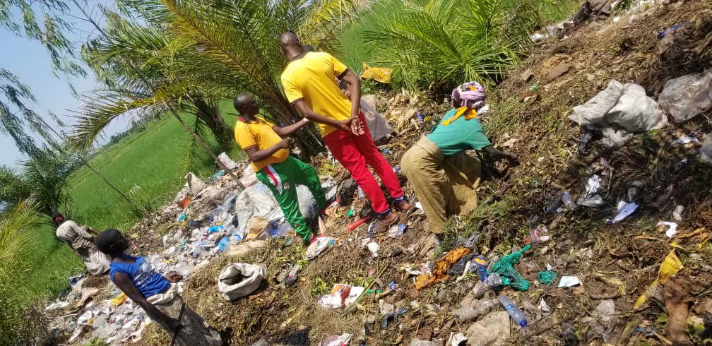 CIDEP2's tweet photo. CIDEP-Burundi, en partenariat avec CEDAC-Australia a organisé une visite de terrain pour l'évaluation des besoins des victimes des inondations de la zone Maramvya de la commune Mutimbuzi. https://t.co/JpFd88tGow