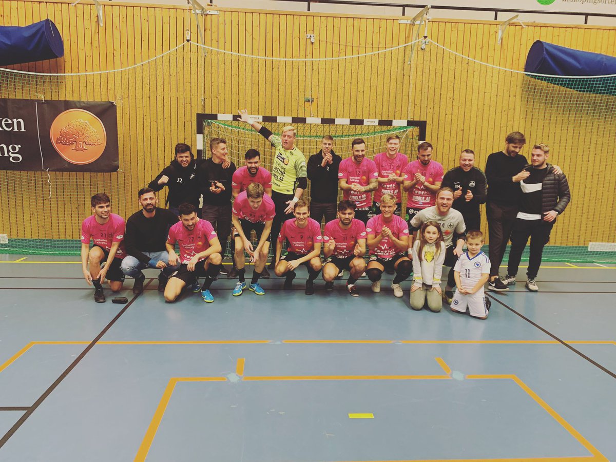 Lidkutdfutsal's tweet photo. Otroligt viktiga 3 poäng vi kammar hem! Tack till alla som dök upp! Vilken känsla vi fick uppleva idag! #wantutri #tutri https://t.co/xJn3DY7mnq