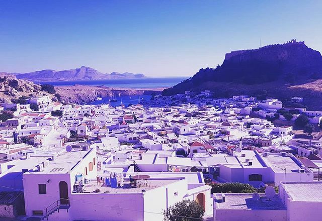 LindianCollect's tweet photo. White Houses and Blue skies. Remind you of anything 🇬🇷
🧿
#TheLindianCollection #Lindos #lindosgreece #travel #traveltheworld #holidays #summer2020 #greece #summerinlindos #greecelover #rhodes #iloverhodes #islandlife  #discovergreece #visitgreece #gr… https://t.co/OECk8hHlKD https://t.co/Htjr7P3TyS