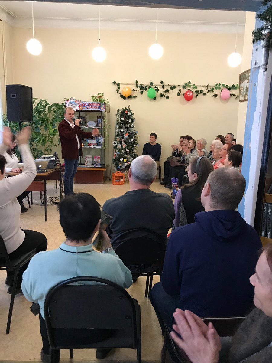 osmnadezda2's tweet photo. Сегодня на Краснодонской 13, в библиотеки 16, прошёл праздничный концерт к дню Рождества с участием Антона Михайлова-Новогодняя музыка  пришла с экрана. С прекрасным настроением все подпевали, после состоялось чаепитие.          @promadm https://t.co/5PRFswvB2j