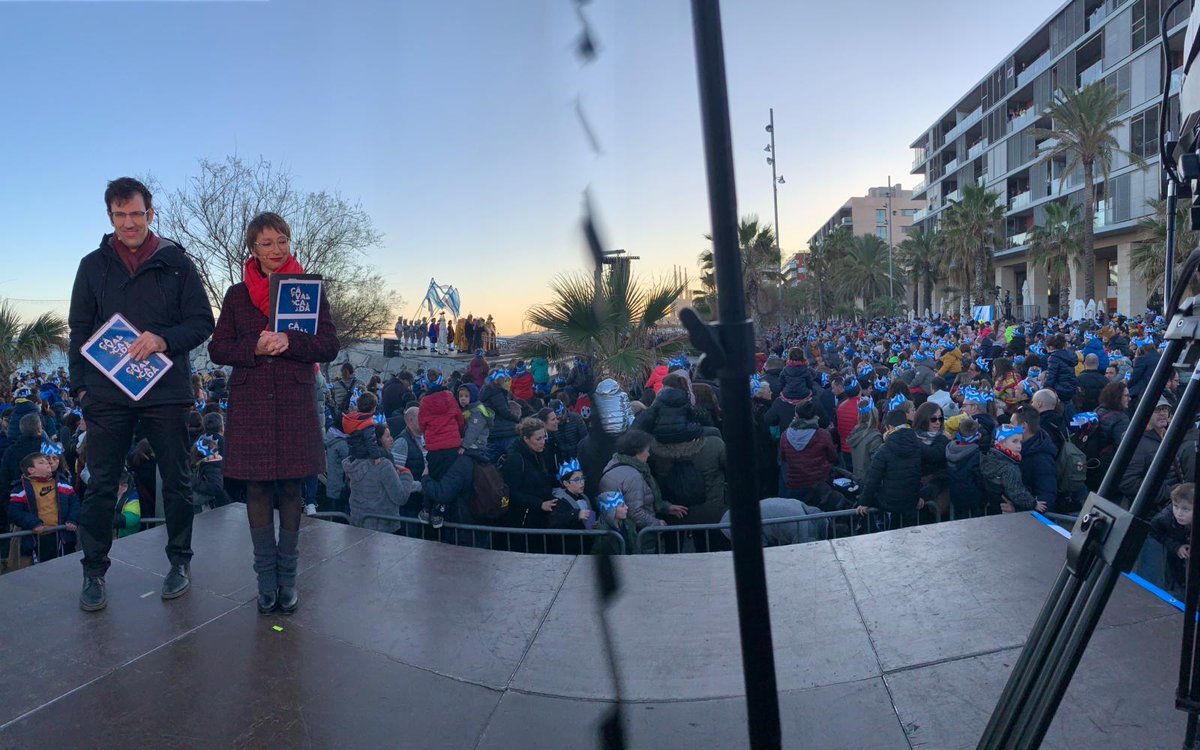 bdncom's tweet image. No us perdeu el discurs del Rei Melcior en directe a Televisió de #Badalona! #cavalcadabdn