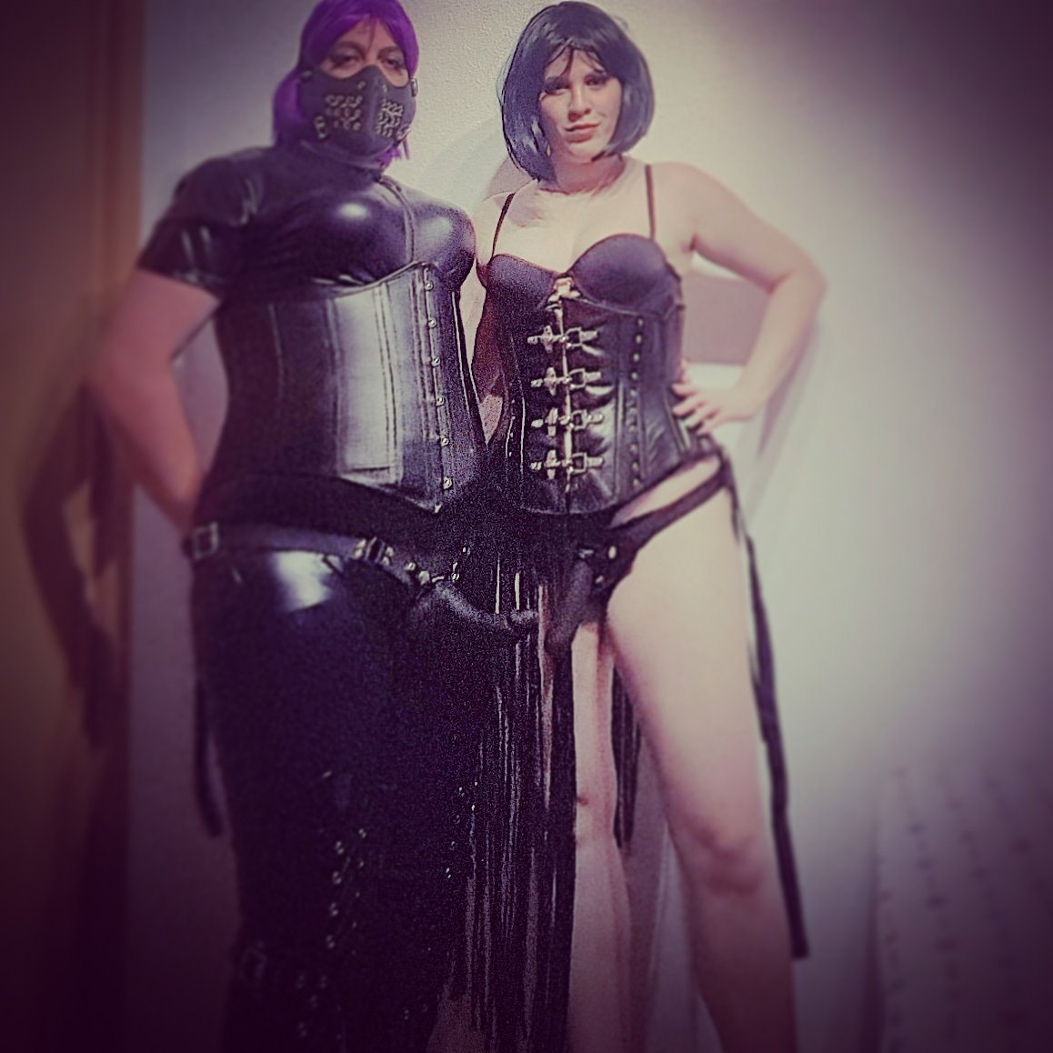 NFetishcd's tweet photo. Las reinas magas #SuperStrap @MistressNereida & Me, estamos listas para ir a la cabalgata y ponernos a cabalgar 😈 ¿Quieres ser nuestro caballito?🐎🐎
#bdsm #strapon #fetish #femdom #mistress #ponygirl #ponyboy #humilliation #black #mask #loveofsadisticsisters #kinkysistermask https://t.co/SAlMI9opeB