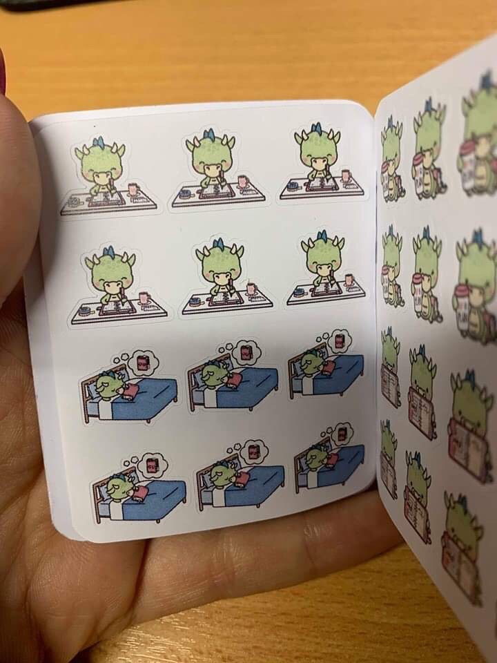 LLAuthor's tweet image. Who loves stickers!? Mimi’s Mayhem has 15% off the entire shop AND all orders over £15 will receive one of the NEW PLANNER THEMED DRAGON STICKER BOOKS for FREE!
*MAKE SURE YOU COMMENT STICKER BOOK ON YOUR ORDER NOTES SO I KNOW TO SEND A FREE STICKER BOOK*

etsy.com/uk/shop/MimisM…