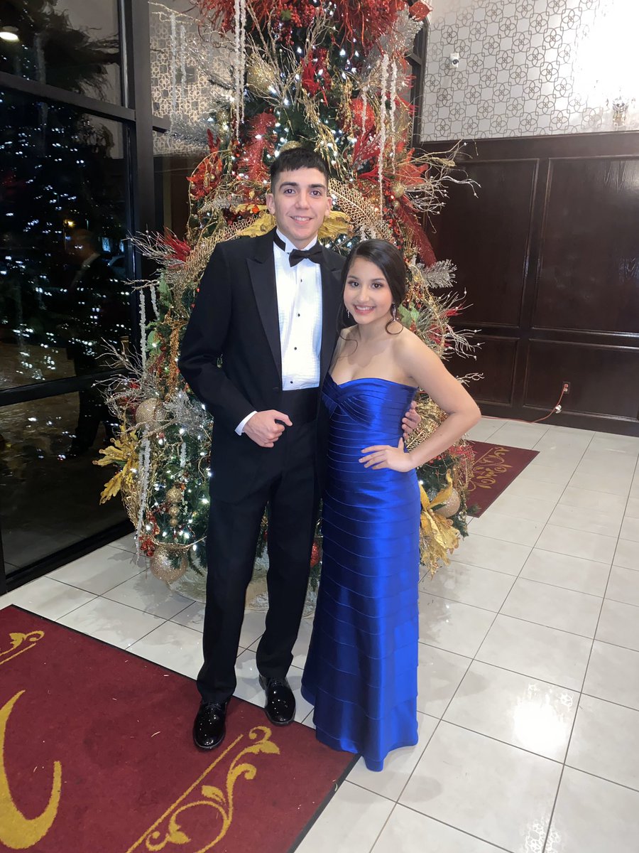 Clarisatorres74's tweet photo. Julianna and Kaleb looked stunning at last night’s HCC. #seniorcotillion #seniorgirl #seniorboy #clsssof2020 https://t.co/oSSLfK6rf6
