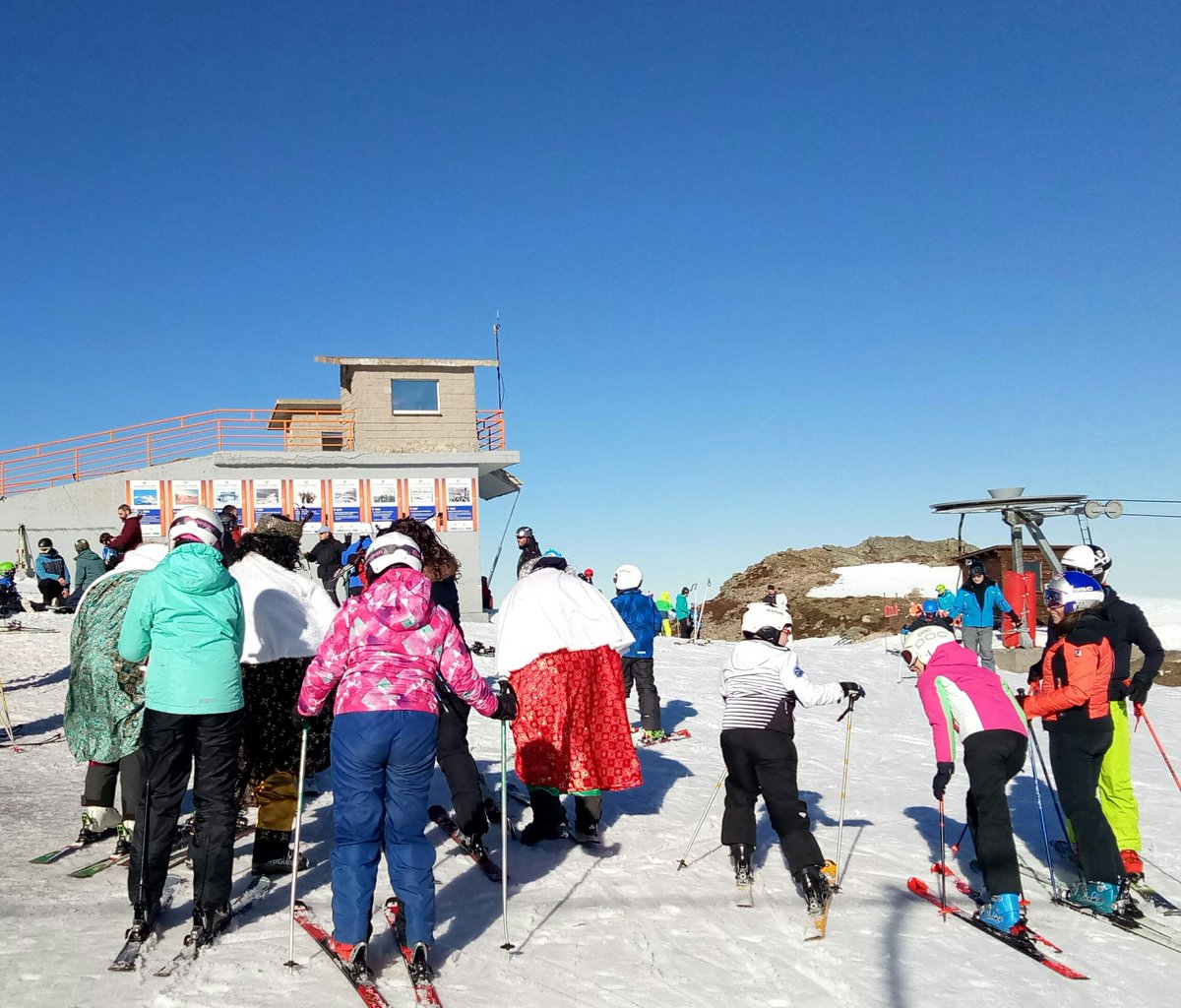 casapenalaza's tweet photo. Día de reyes con buen tiempo y buena nieve en @VPajaresOficial @ValgrandPajares.
A los reyes les pediremos #inversionesya en esta bonita estación de esquí https://t.co/HLJPbpyUOS