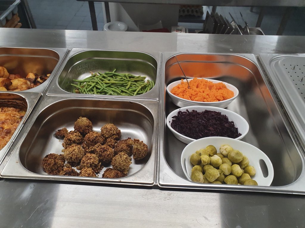 mjpeacock663's tweet photo. Carvery Today - 12-3pm
Welcome to drop in for a bite to eat or book a table on 01503 261181
Roast Chicken, Beef and Pork,  £7.95
Followed with Fresh fruit meringue, baileys creme brulee, sticky toffee pudding all at £3 each https://t.co/yyfIUKt4rP