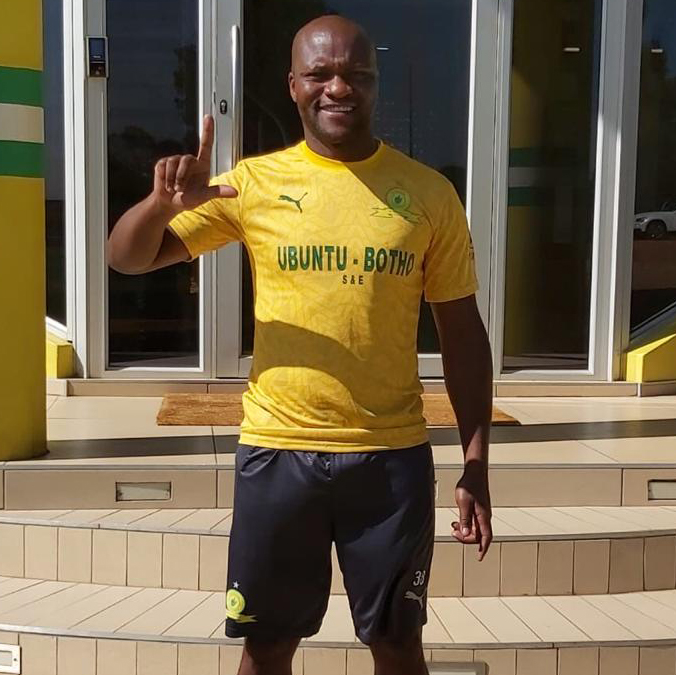halakasha_tv's tweet photo. Mamelodi Sundowns has terminated its contract with striker, Tokelo Rantie, with immediate effect.
Will get another chance? From any club PSL club? π€π€π€
Full Story: https://t.co/nanv38Zd8H https://t.co/b0GQG8yIU7
#HalakashaNews
#DiskiScamtho