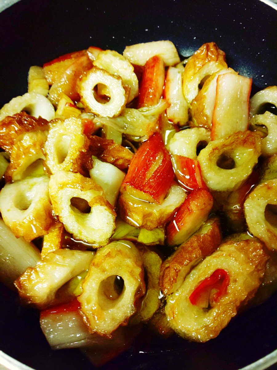 パンダ番長 على تويتر ちくわとカニカマのアヒージョ イカの塩辛としめじとピーマンのパスタ アンチョビ醤油味 白ワインにて アヒージョはパスタのトッピングにもなります