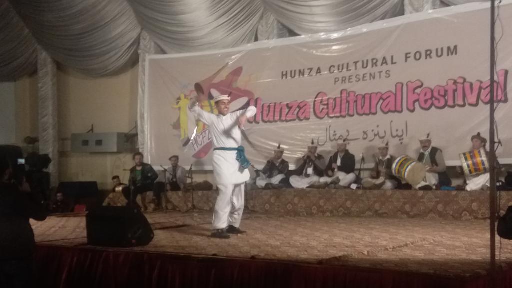 yasirhunzai1's tweet photo. Amazing #Hunzai sword dance,  happening right now. Folks from #Hunza rocks #Islamabad. https://t.co/Nbv0isoIFn