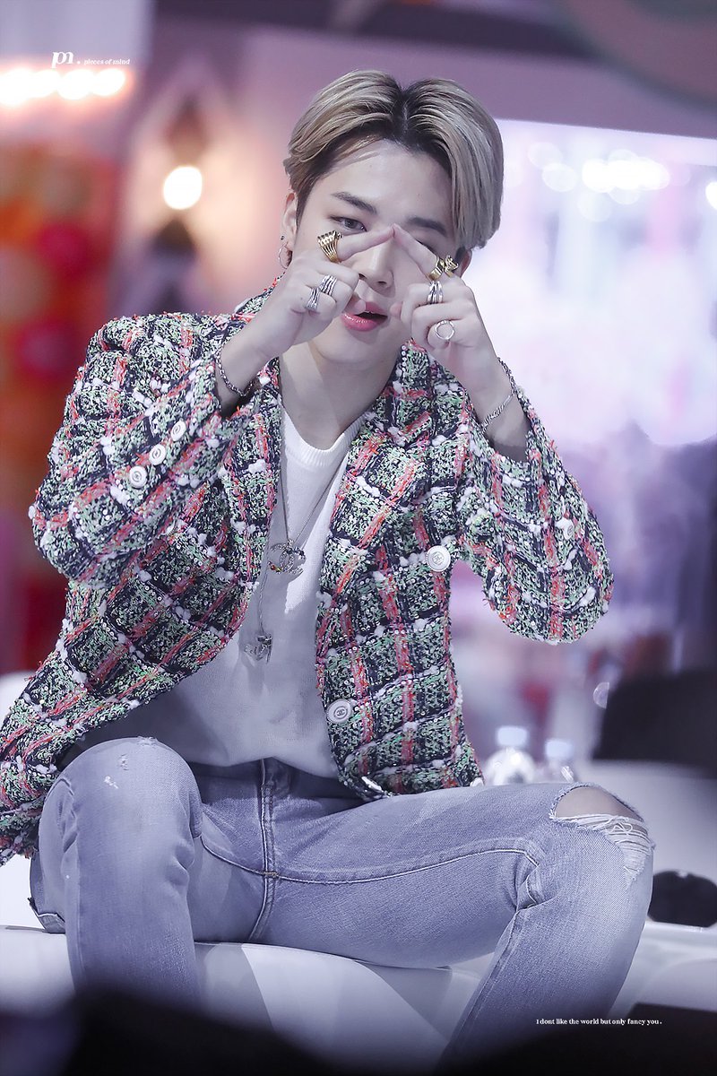 piecesofmind_jm's tweet photo. #JIMIN #지민  @BTS_twt 200105 💜 https://t.co/LSQZ7nbUQt
