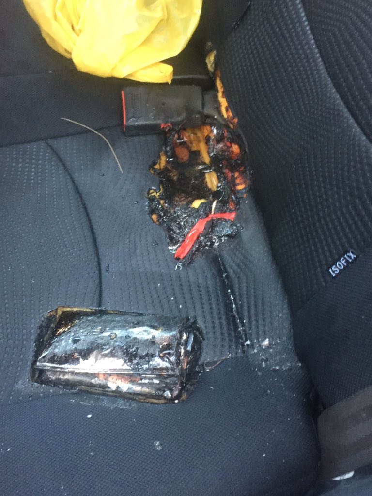 Mawxr1's tweet photo. Thank you @plus2u for helping us yesterday ❤️ Honeymoon date ending with this tragedy 🤕 . A lesson for everyone walaupon powerbank tu original please extra be careful . Powerbank ni tak guna pon just letak kat seat belakang tetiba ja terbakar. https://t.co/MxFgTzmaA5