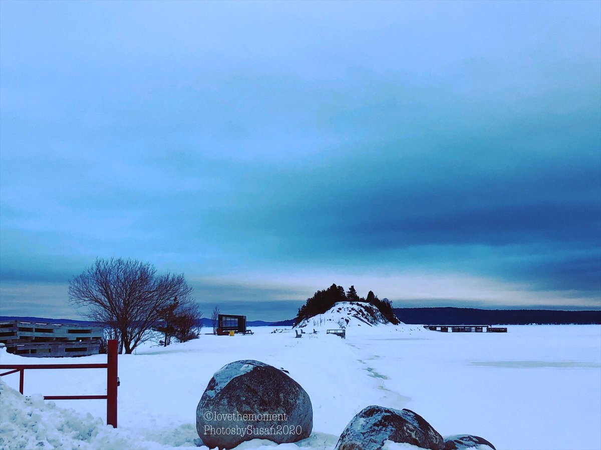 Suz0223's tweet photo. Very quiet and peaceful morning!!!!..... “Be Still” ♥️🙏🏻♥️
#lovethemomentphotosbysusan https://t.co/xqWV0UUm5c