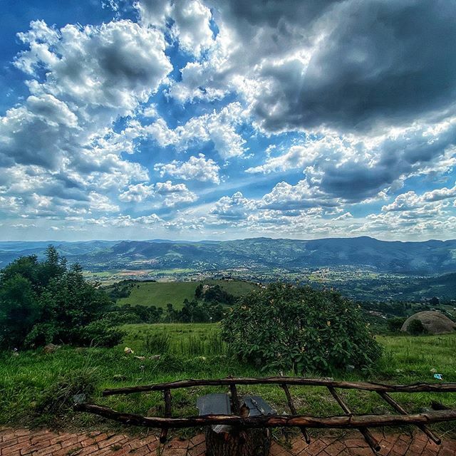 NickSteward's tweet photo. Happy Sunday from #eSwatini! #notsoordinary ❤️🌍🇸🇿 https://t.co/02K2v31k5T https://t.co/8RZvRnAVwr