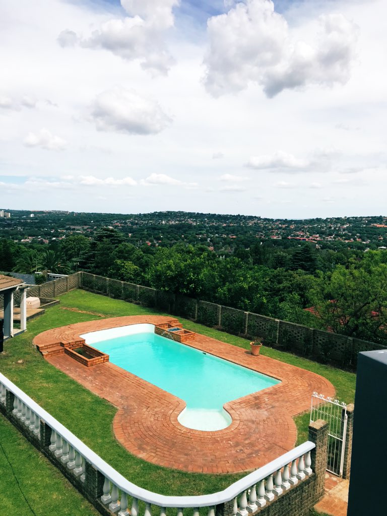 Likers_2Do's tweet photo. Views π
#FirstSunDAZE #DazeHouse https://t.co/Ri6w7J7s5D
