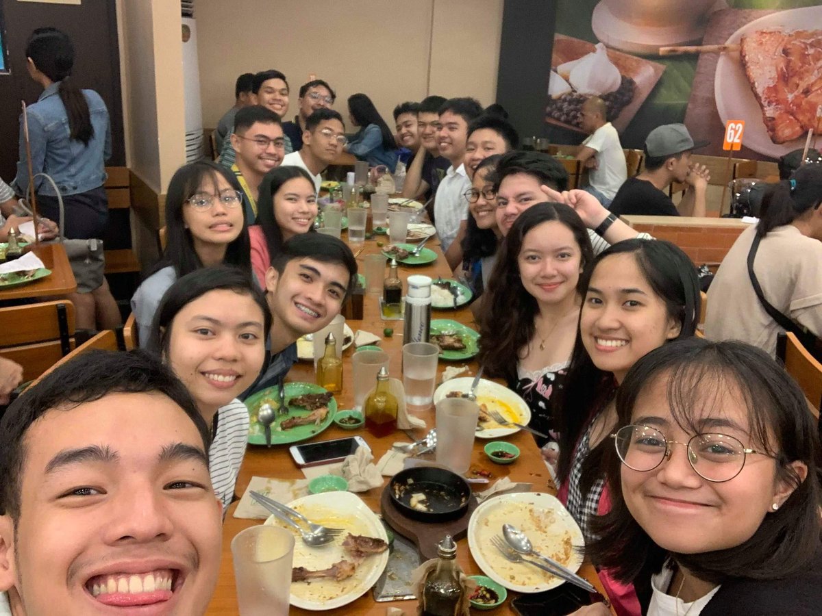 AdnuSHSDebate's tweet photo. Accustomed pre-tournament dinner to conclude training for the nationals!
#RoadToPSDC
#HighShallOurPurposeBe
#LabanBicol https://t.co/UPQNmLbbYy