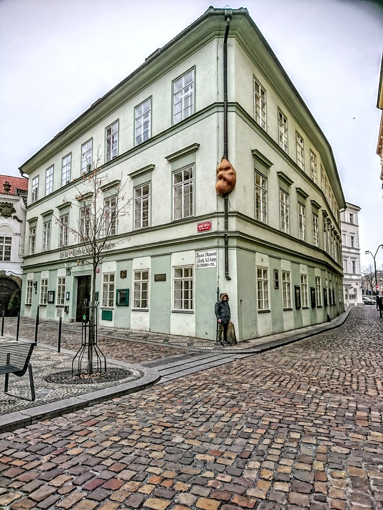 チェコ女二人旅 (2ページ目) Togetter