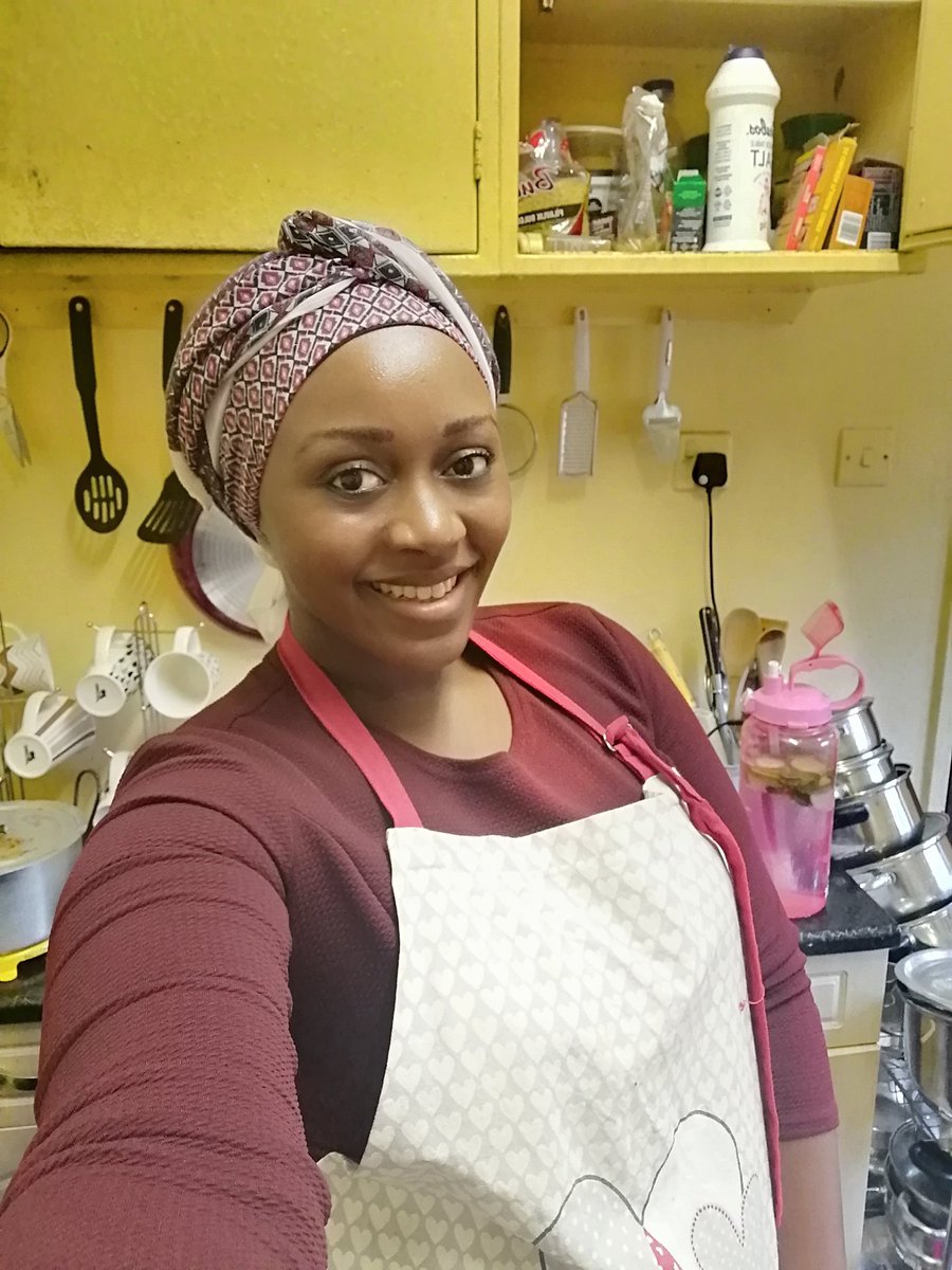 lupwesha's tweet photo. #AfterChurchThings Back in the kitchen for a late lunch 😋
#HappySunday #GoodVibes #HeadwrapThings https://t.co/DkAfCqUanz