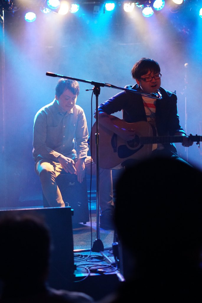 TOKIOBAND5's tweet photo. 仙台BARTAKE、無事に終了致しました!
とてもアットホームな夜を過ごすことが出来て幸せです。
聴きに来てくれた皆さま、
共演の皆さま、
BARTAKEスタッフのみなさん。
撮影彦丸くん(@hikomaru_76 )
ありがとうございました!
今日はTRIPLANEのツアーTシャツで(^^)
#BARTAKE
#仙台
#KeyBoys https://t.co/YaxYbAU7N5