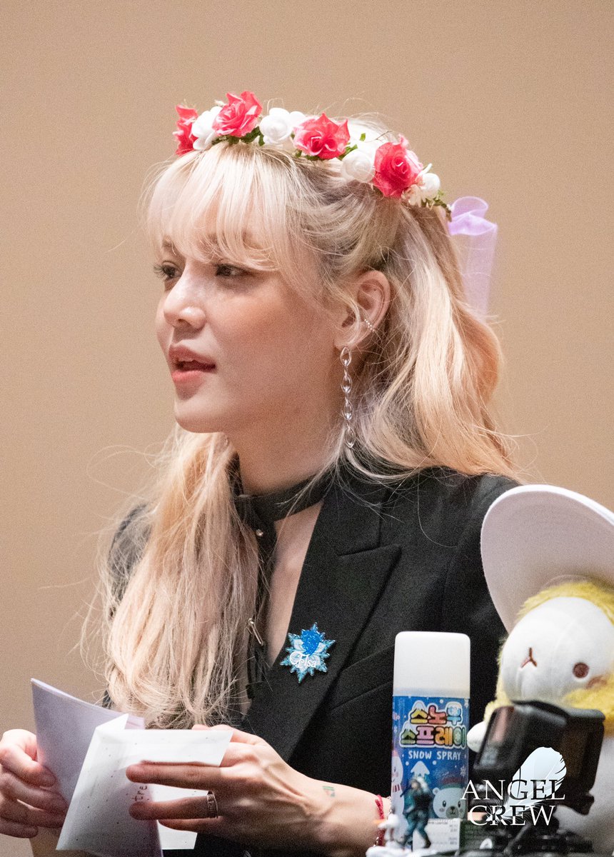 annsk0430's tweet photo. 2019.12.6
 AOA New Moon 팬사 인회
#Jimin
#지민
#AOA
#Newmoon
#comeseeme https://t.co/wq7yTZslHW