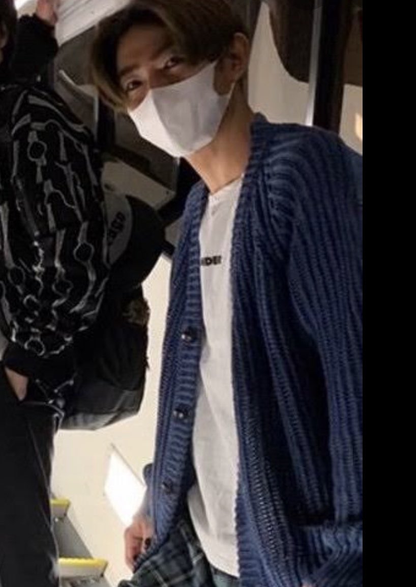 F على تويتر 嵐の相葉雅紀の私服 かっこいー ちらっと見えるジルサンダーのロゴtがいい感じ