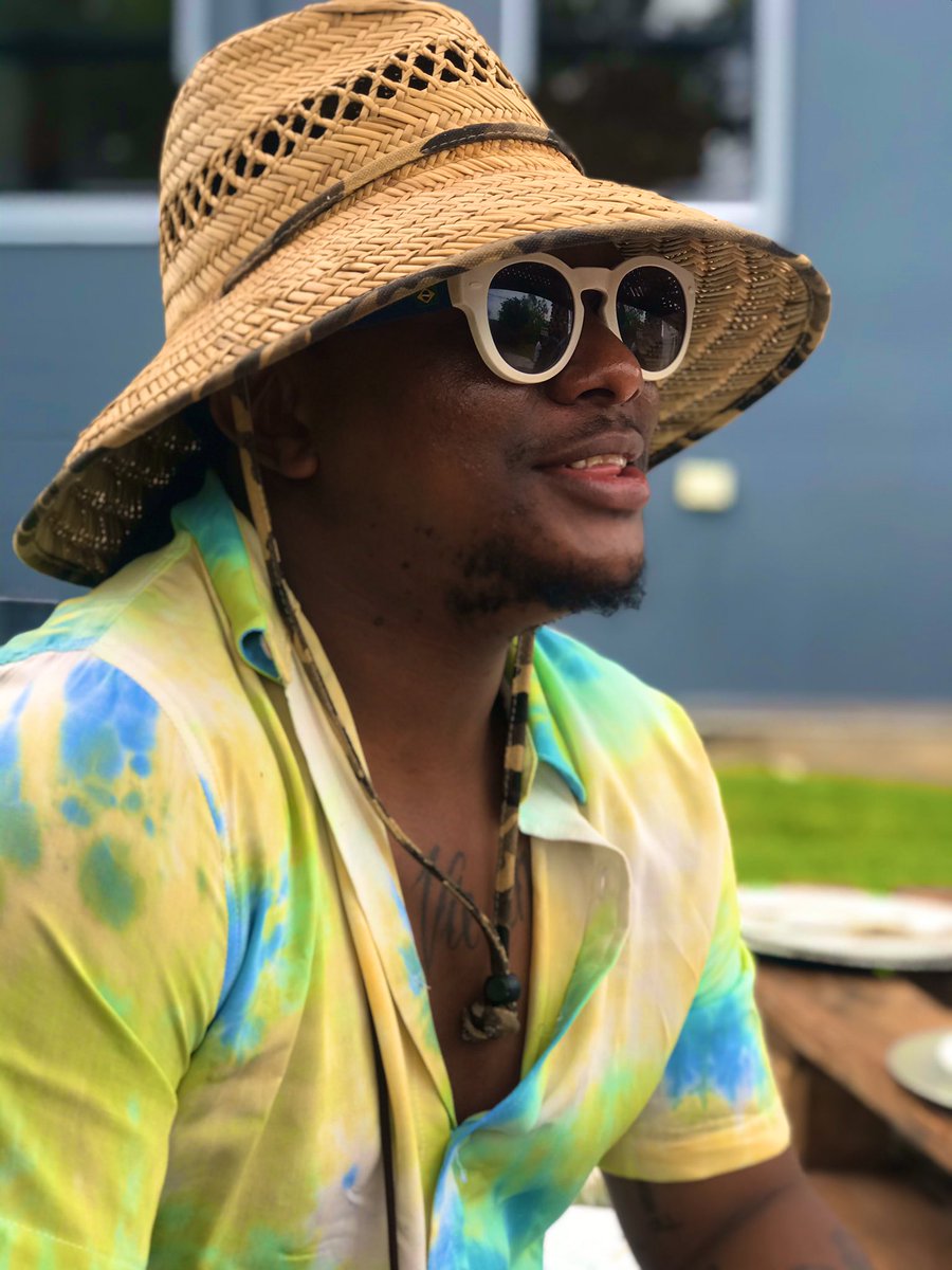 Likers_2Do's tweet photo. Chillinβ #FirstSunDAZE #DazeHouse https://t.co/6R3IVY70wK