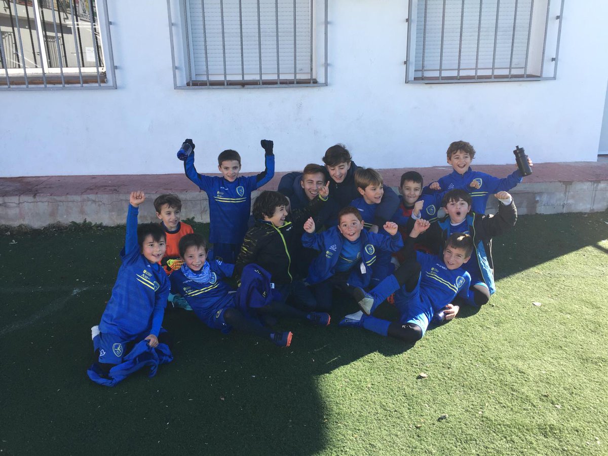 JuventudSanse's tweet photo. El Prebenjamín A se proclamó campeón del Torneo del CD Pedrezuela. ¡Enhorabuena chicos! https://t.co/AAHmjNyODj