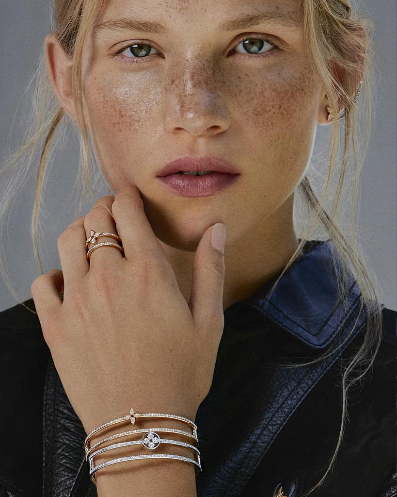 Louis Vuitton on X: Both precious and playful. Pavé diamonds enrich  #LouisVuitton's Idylle Blossom Jewelry Collection on delicate new earrings,  bracelets, and rings. Learn more at    / X