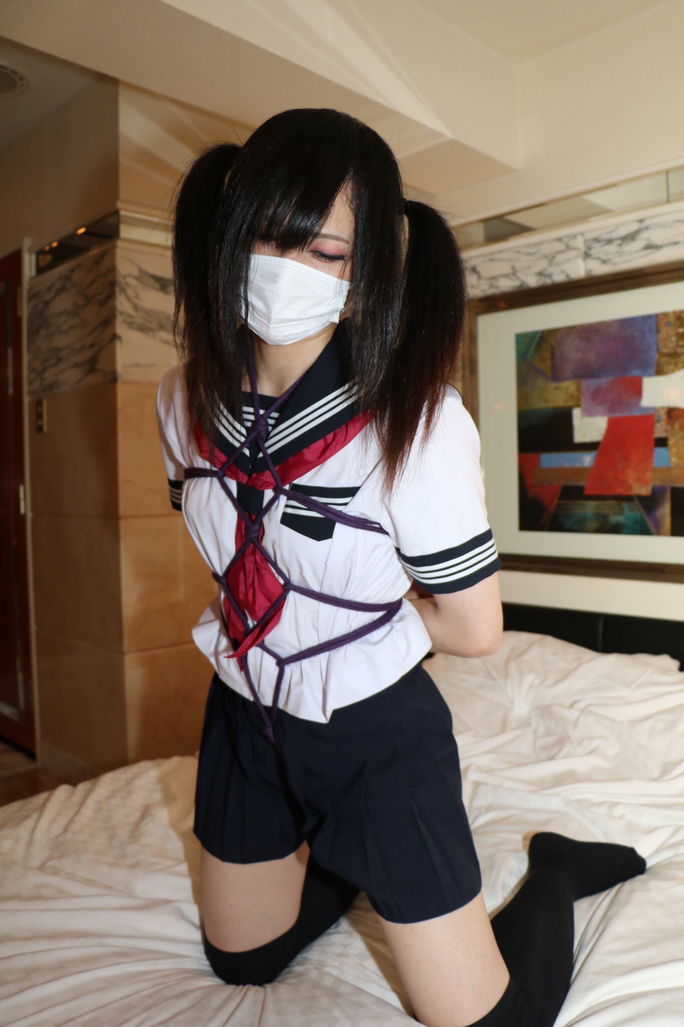 制服　股縄 