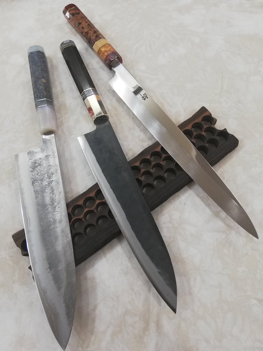 名古屋大須 三浦刃物店 カスタムハンドルシリーズ新作完成 抜群の永切れと錆び難さのinox本焼柳刃 迫力のワイドブレード青二梨地牛刀 Hrc67の超硬zdp1牛刀と どれもブレードにハンドルがマッチして良い感じに出来ました T Co Hfsjozgbda