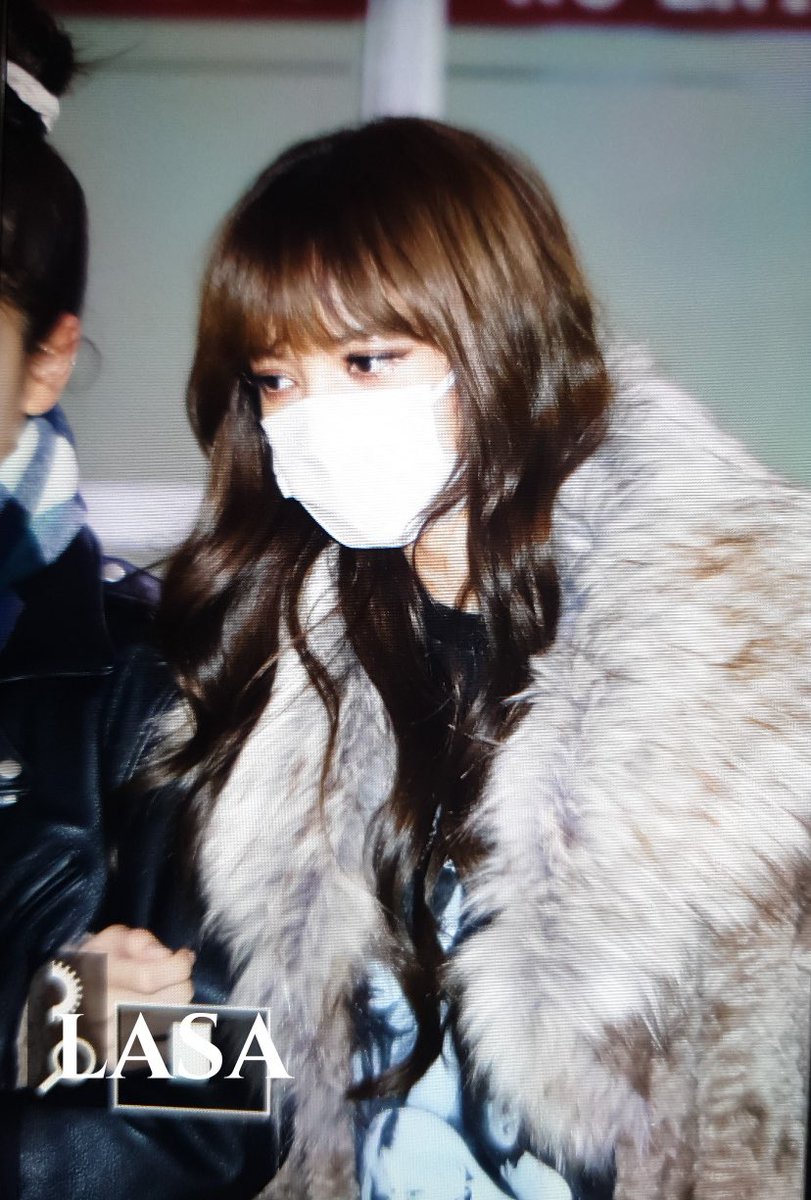 LASAforLISA's tweet photo. #블랙핑크 #BLACKPINK 
#리사 #LISA #リサ

200105 https://t.co/jj4Eq6ozLt