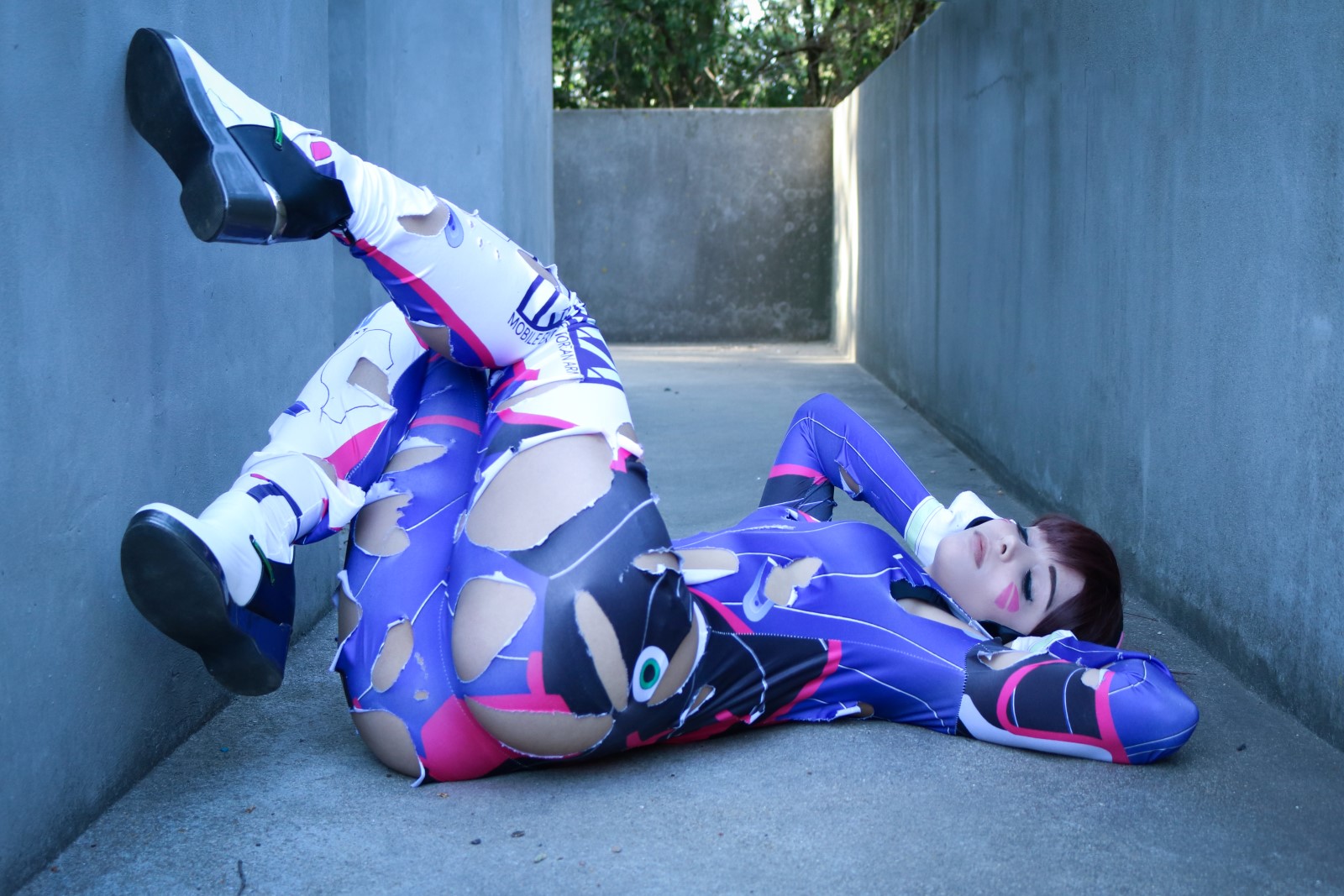 “#DVa de #Overwatch
Cosplayer: @Gunaretta_Cos

#cos...