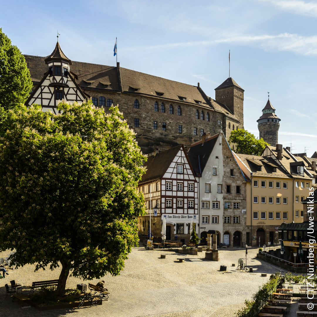 germanytravelNL's tweet photo. Dit is Franken, kijk voor de beste tips en info over Neurenberg, Fürth, Erlangen, Ansbach en Eichstätt op @travelvalley: https://t.co/pXoRon7BXx. #visitFranconia #14cities https://t.co/I3trQ4ZDIy