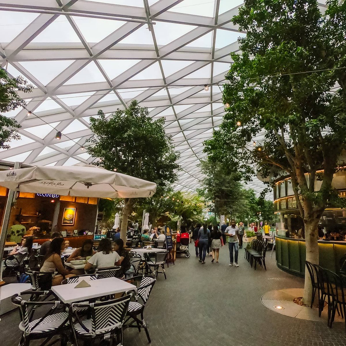 adventure_work's tweet photo. Since I had too many hours to spare, I spent every second to explore Jewel Changi airport. My neck almost hurts because it always amazed me with the ceiling and waterfalls. ⛲🛫✈️😂😉
.
.
@changiairport
.
#airportlife #changiairport #workandadventure #travelwithme #lostinSG https://t.co/2ur0tdBjYi