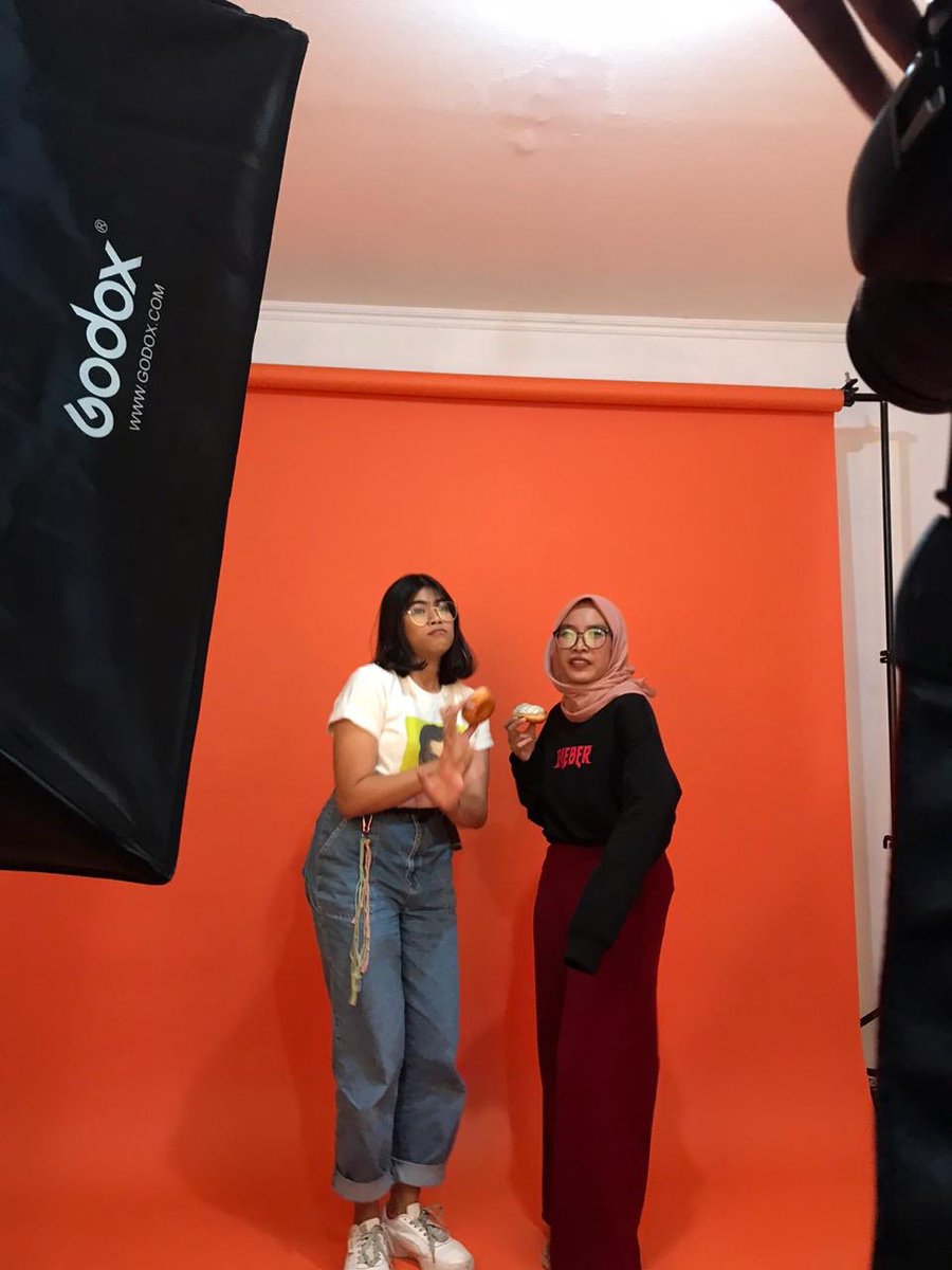 justinbieber_ID's tweet photo. here are some behind the scenes from our #YummyVideoProject ππ https://t.co/PjNAXJQW9w