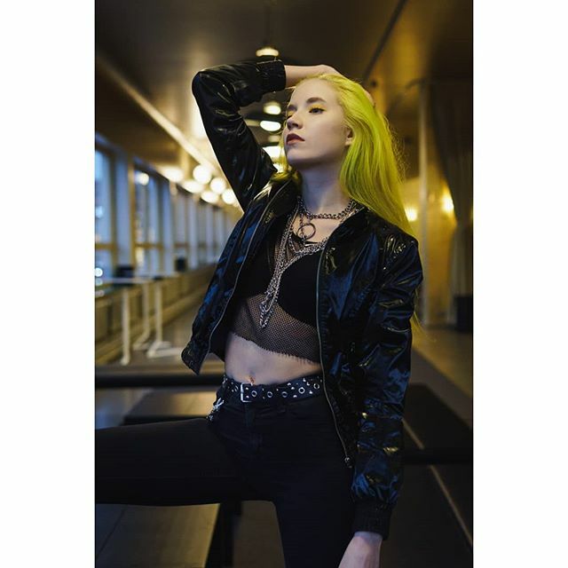stefanoboski's tweet photo. Black and Gold. #model #portrait #fashion #photoshoot #fashionphotography #bokeh #light #shadow #helsinki #finnishmodel #helsinkimodel #sonyalpha #twitter #londonphotographers https://t.co/R2xqQEL1Fl https://t.co/60pQv2GdCE