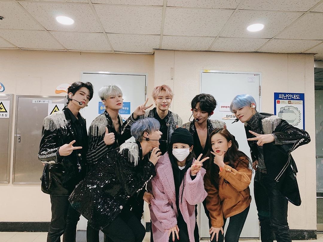 imsedjun's tweet image. [ #⃟임세준 ] I want to say thank you to Apink sunbaenim for coming and supporting us! 

Also, thank you so much Huh Gak sunbaenim for give us this coffee truck! 😁 Ah, and happy birthday Huh Gak sunbaenim! May your days filled with happinesses! ❤️