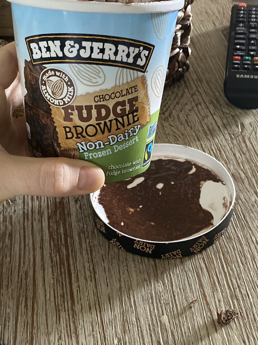 j_rouss13's tweet photo. @benandjerrys so much for premium prices for premium quality. On my #Veganuary journey I attempted some dairy-free ice cream for the first time &amp; bit into some non-edible... thread?...or gauze? #thisiswhyIhavetrustissues #takingrecommendationsforotherbrans https://t.co/qCjEGi2KkD
