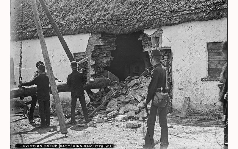 adriang86518036's tweet photo. One of these pictures is of the RIC evicting a family, the other one is the notorious Black and Tans. The Tans were part of the RIC and were responsible for murder, torture and burning homes. Fine Gael want to commemorate them. Let that sink in. https://t.co/ZlXtRRQlKp