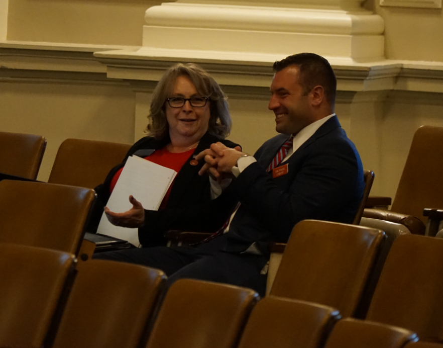 Conservativeind's tweet photo. .@debrasateam If you have to outright LIE about #HB687, maybe you should have THOUGHT before you got into bed with an out-of-state billionaire and his halfwit lobbyists #NHpolitics #NHHouse #WomensRights #STOPRedFlagLaws https://t.co/m0Ey7kpcaq
